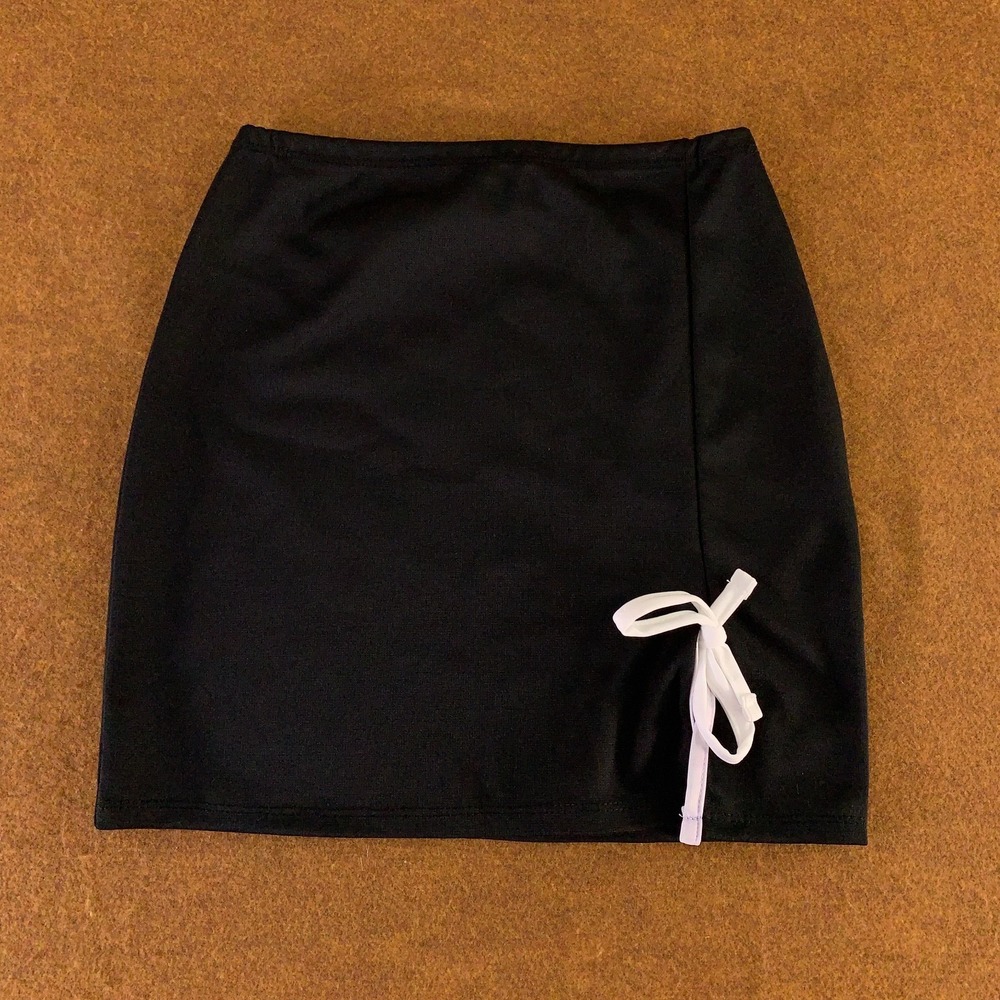 ASOS DESIGN Womens Size 0-2 Black White Slit & Bow Mini Skirt New